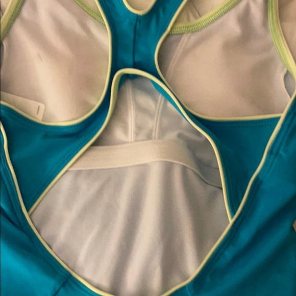 Nike women’s one piece swimsuit - Picture 5 of 6